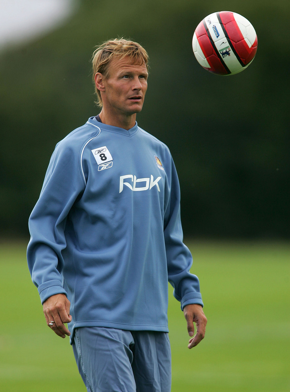 lol比赛竞猜 -西汉姆发布备战花絮，加时末段完成体检，欧联任务艰巨，高层口径保持一致 