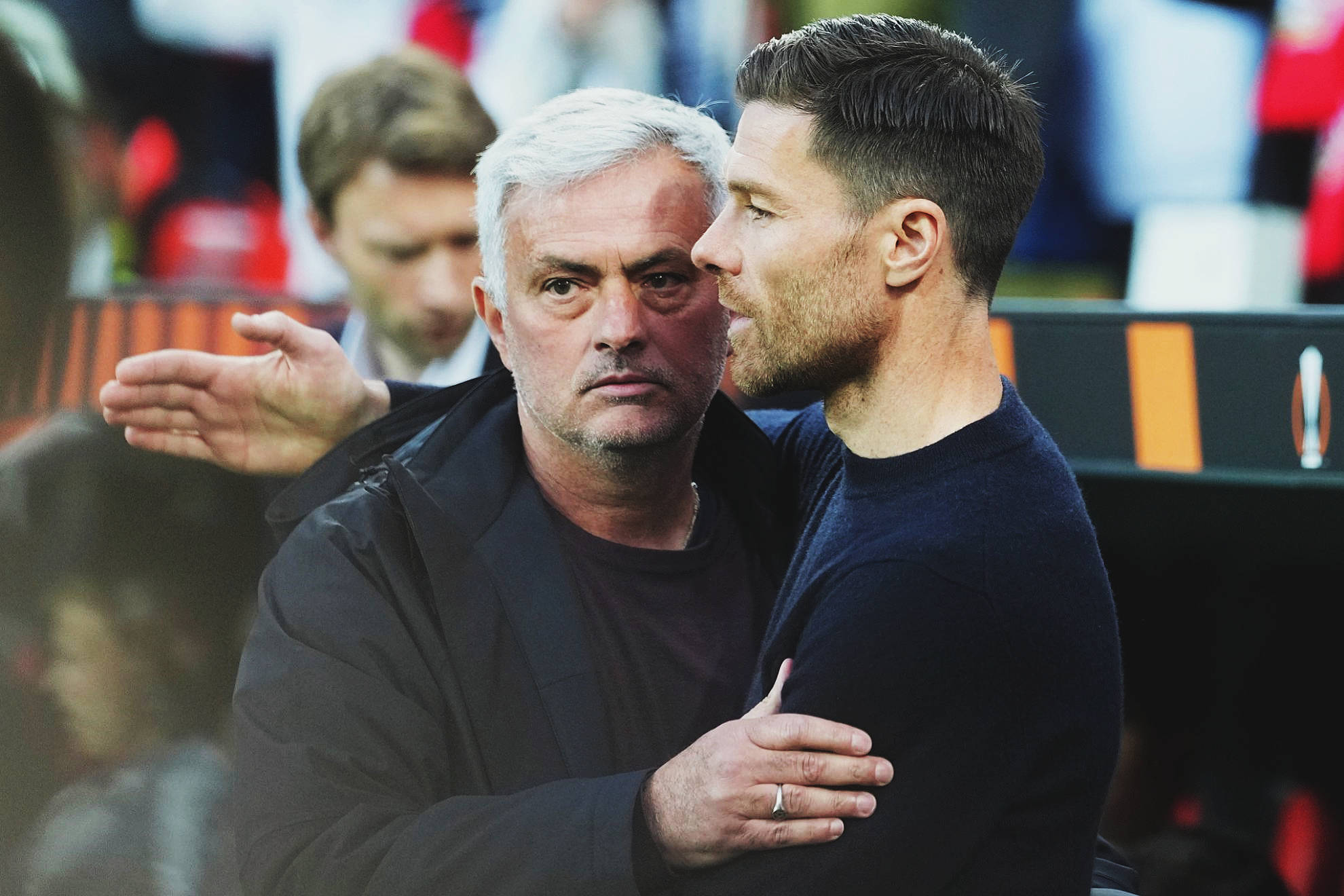 包含欧联赛程吃紧,勒沃库森国际比赛日战术微调,更衣室稳定,医务组通报恢复的词条 包含欧联赛程吃紧,勒沃库森国际比赛日战术微调,更衣室稳定,医务组通报恢复的词条